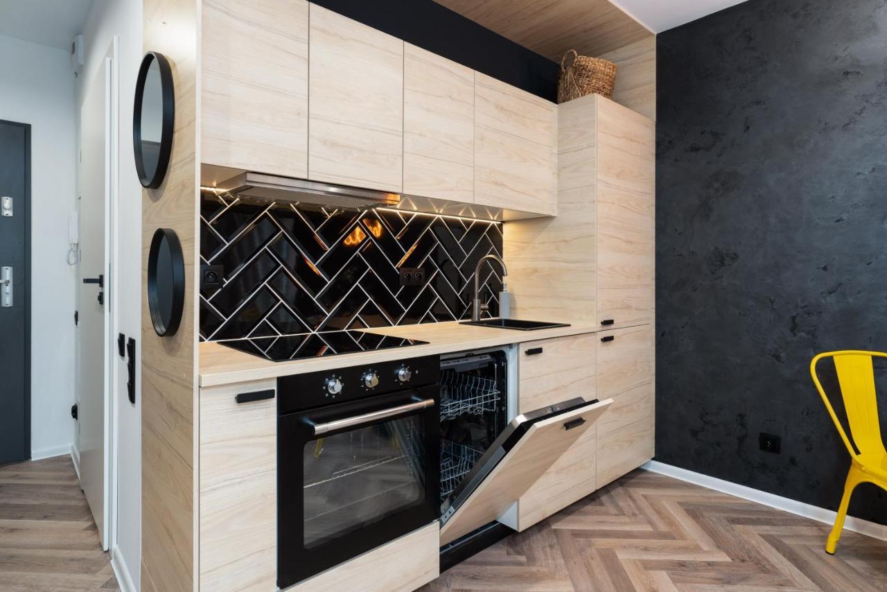Loft Style Apartments Opienskiego With Parking By Noclegi Renters Poznan Exterior photo
